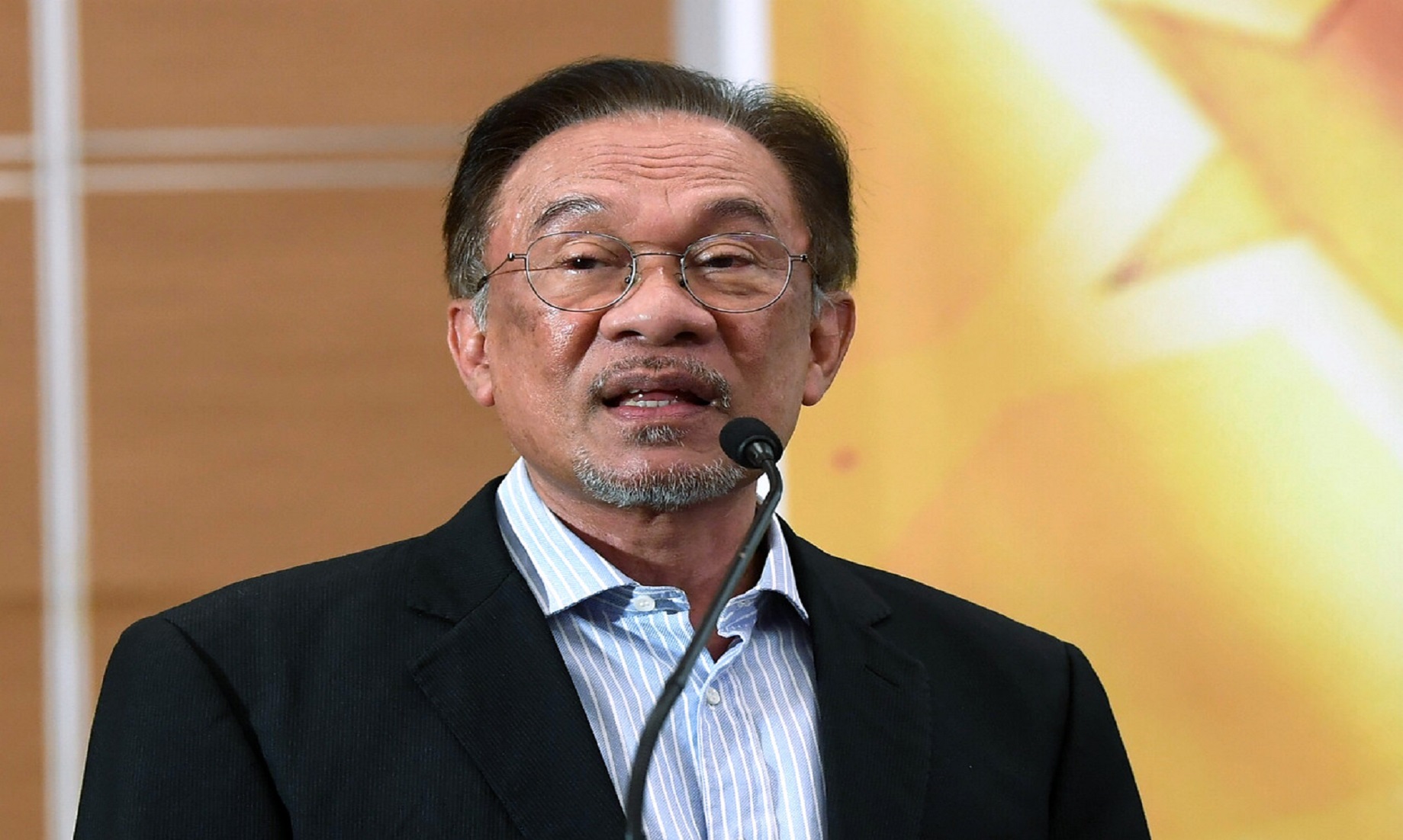 Malaysian Pm Anwar Makes Official Visit To Singapore