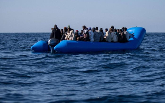 Spain: Four dead as migrant boat capsizes off Canaries