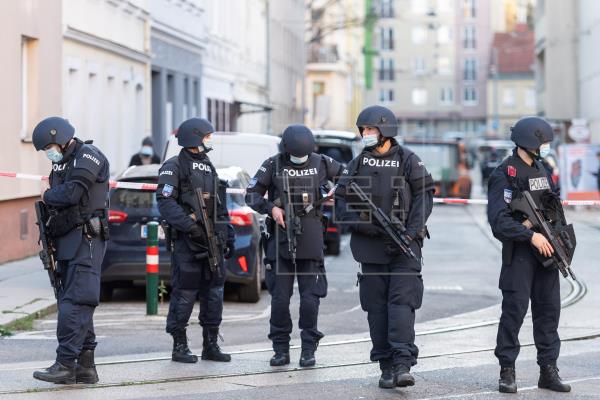 Austrian government closes two mosques linked to Vienna attacker