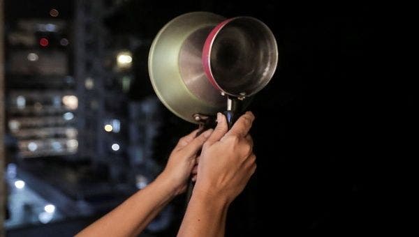 Pots and pans against Pres Bolsonaro heard loud in Brazil