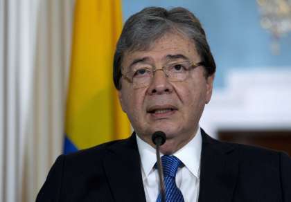 Covid-19: Colombian defense minister dies of coronavirus complications