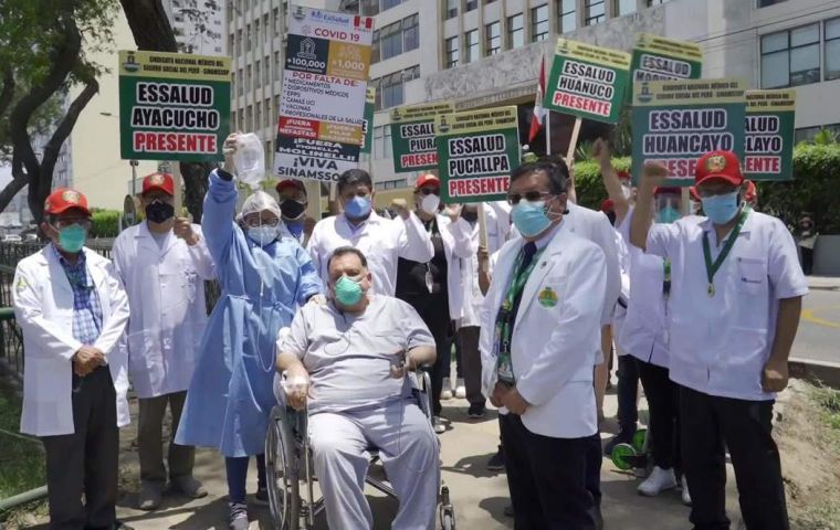 Covid-19: Peruvians doctors on hunger strike to protest government non action