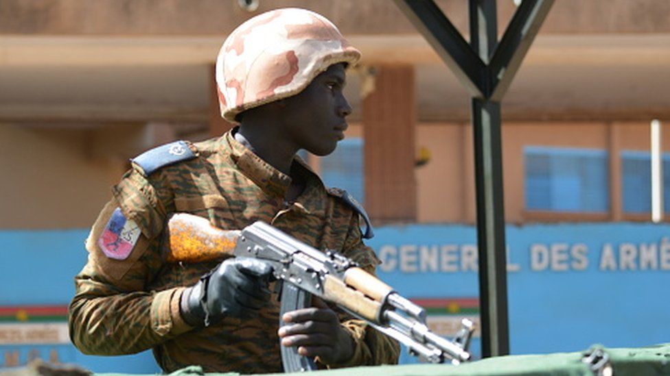 Burkina Faso: 8 killed in vehicle ambush