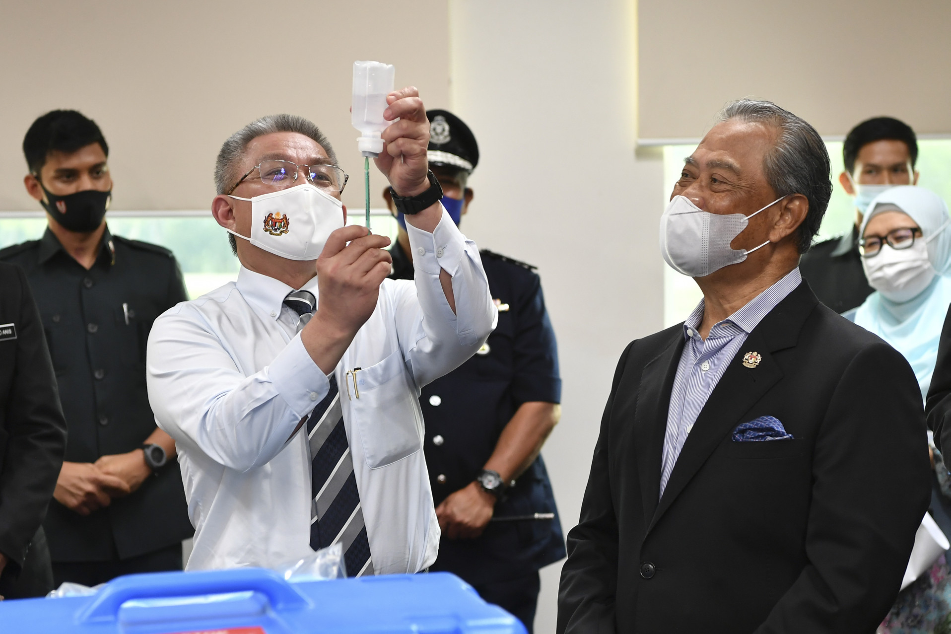 Malaysian PM Set To Receive First Pfizer Vaccine On Wednesday