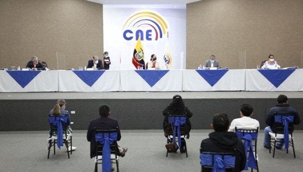 Ecuador elections: Arauz and Lasso to second round on April 11, CNE says