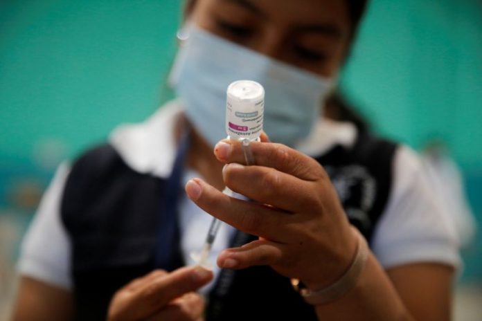 Covid-19: Guatemala protesters demand president resign over vaccine shortage