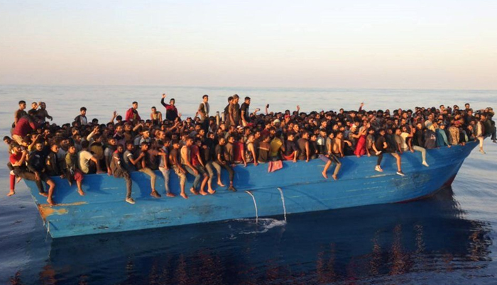 Europe migrant crisis: More than 500 people rescued off Italian island – single largest in a day