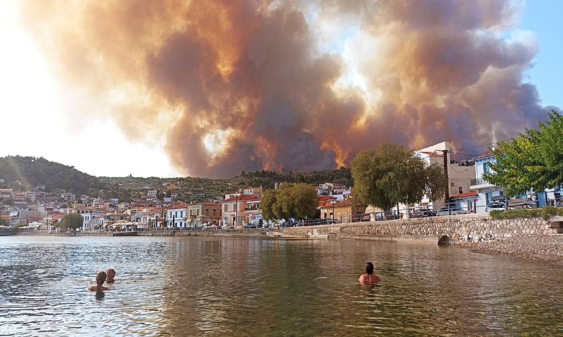 Wildfires Rage In Greece Amid Worst Heatwave In 40 Years