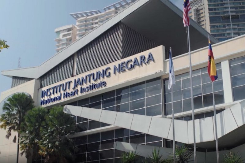 Malaysia’s National Heart Institute Performs Asia’s First Innovative Heart Valve Treatment
