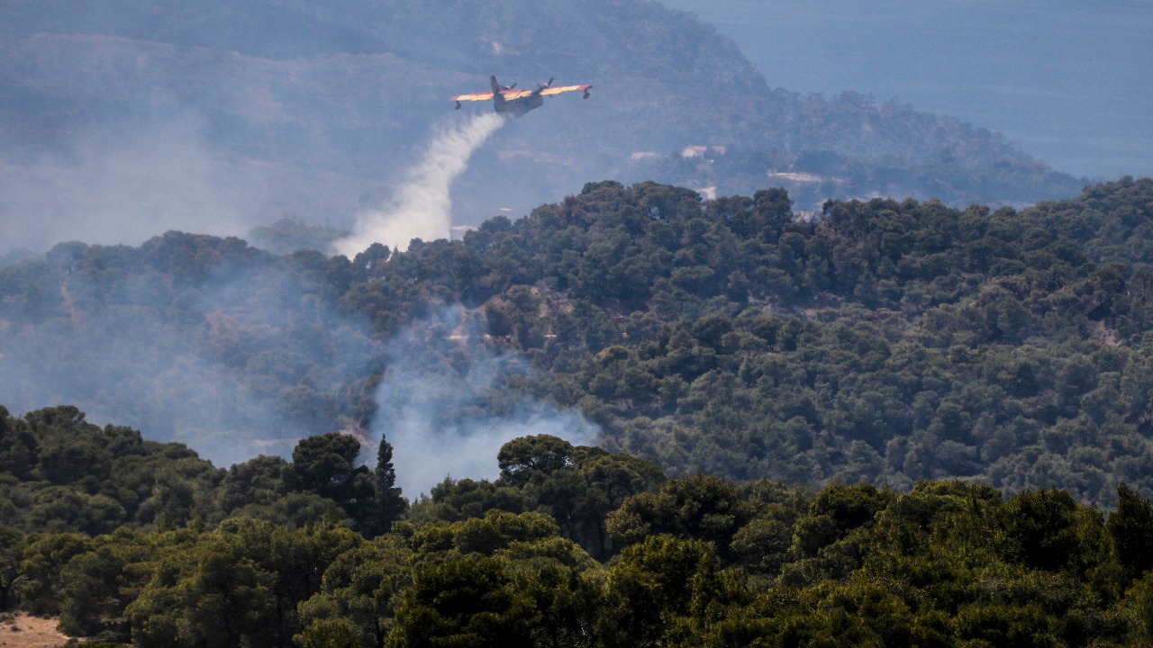 New Greece fire breaks out, prompting evacuations