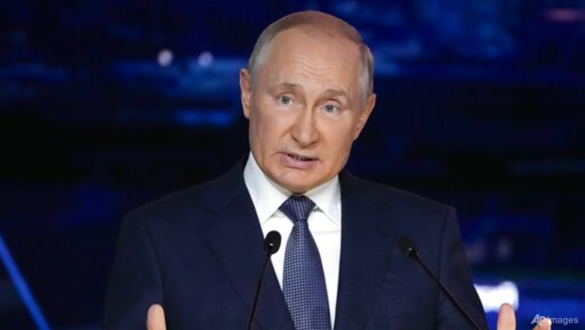 Covid-19: Russian Pres Putin to self-isolate due to contact with inner circle