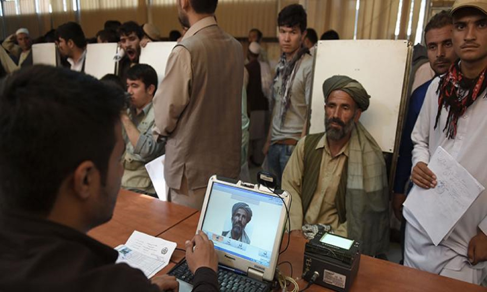 Afghanistan’s New Administration To Resume Issuance Of Passports, ID Cards