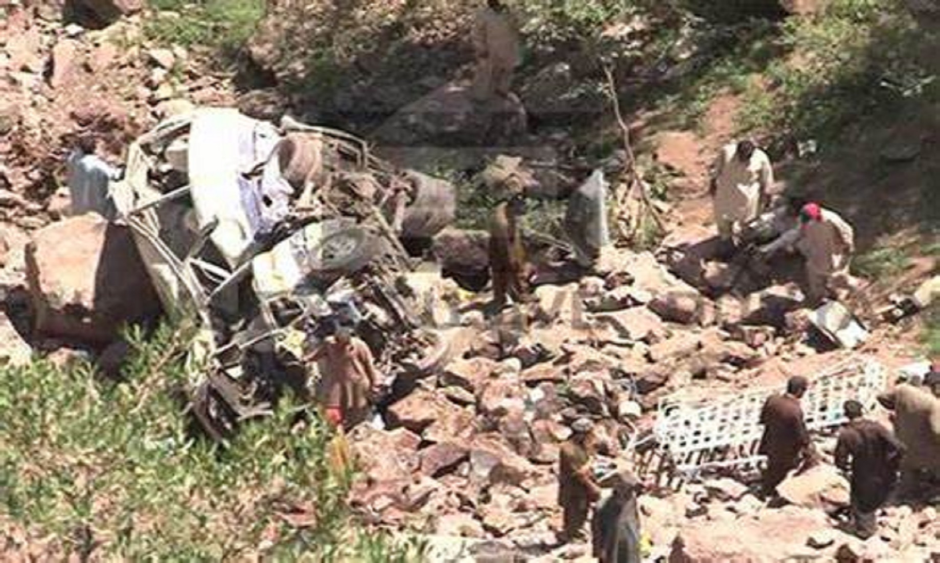 15 Killed, 10 Injured As Passenger Van Falls Into Ravine In Pakistan-Controlled Kashmir