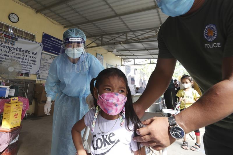 Cambodia Inoculates 5-Year-Olds Against COVID-19 With China’s Sinovac Vaccine
