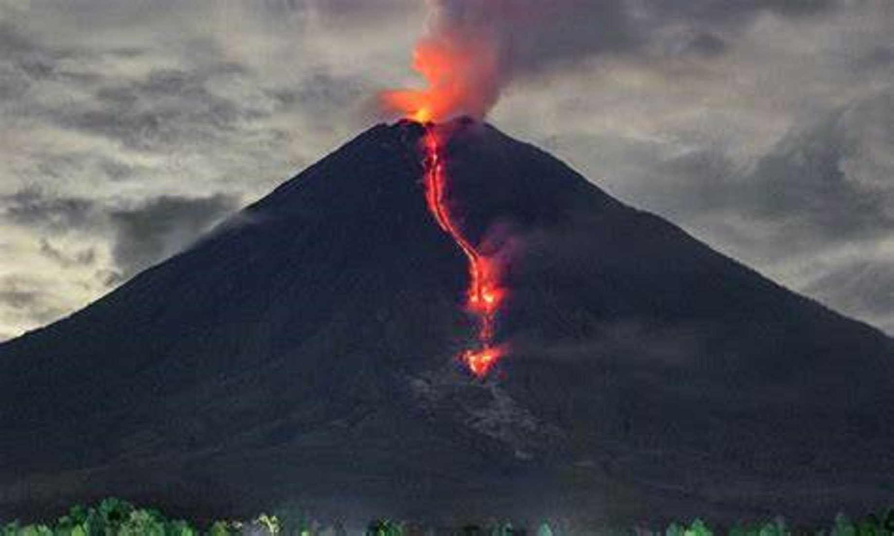 Semeru Volcano Erupts In East Java, Several Injured