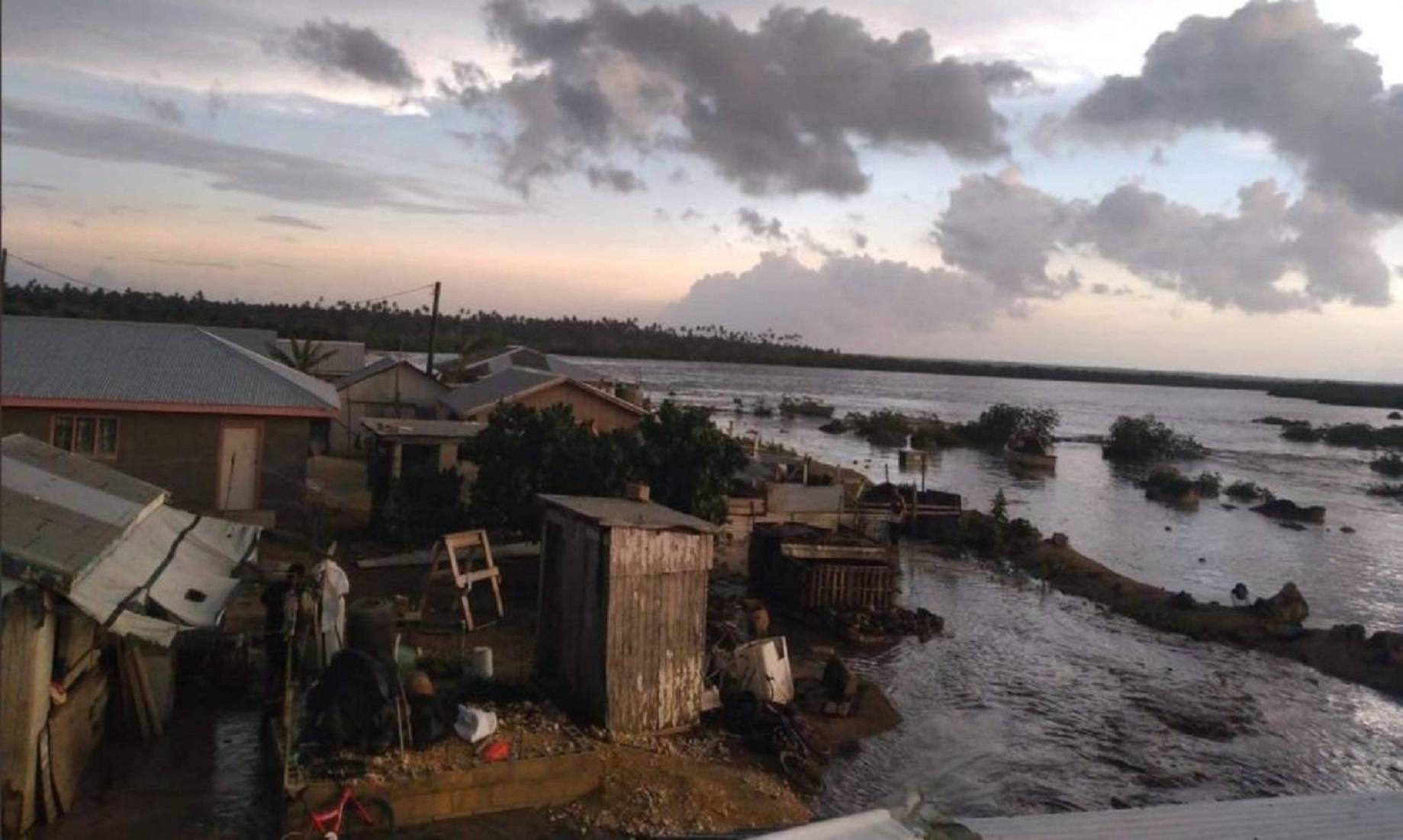 New Zealand Pledges Aid After Tonga Volcanic Eruption, Tsunami