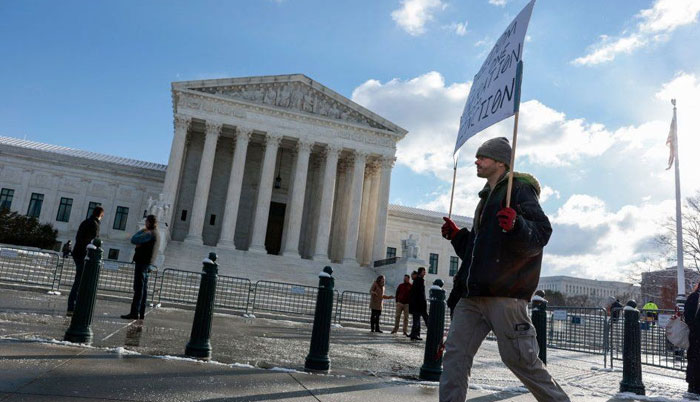 Covid-19: US Supreme Court scrutinises Pres Biden vaccine mandates