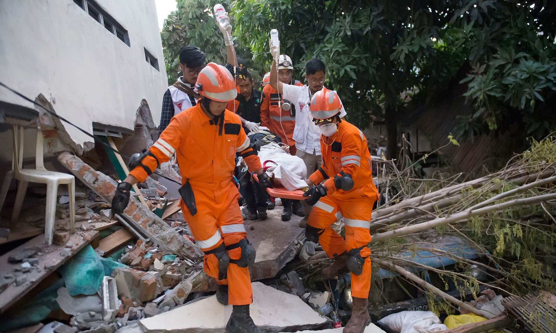 Indonesia’s Strong Quake Injures One, Causes Property Damage