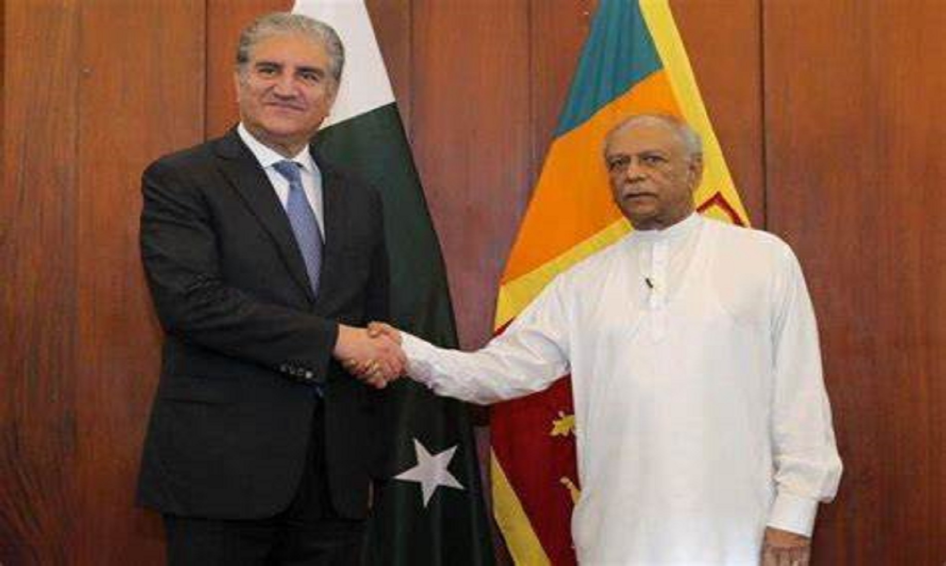 Pakistani FM Meets Sri Lankan Trade Minister On Boosting Bilateral, Economic Ties