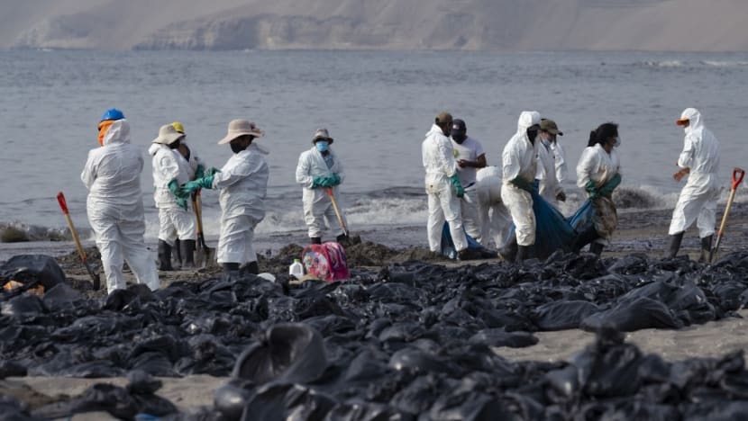 Peru: Traditional fishermen in despair over oil spill caused by Tonga volcanic eruption