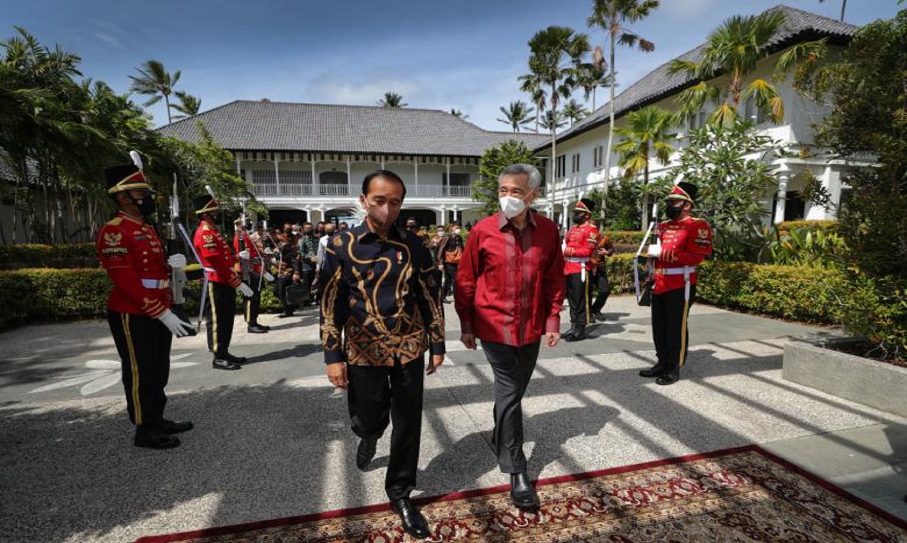 Indonesia, Singapore Ink Deals On Economy, Travel Bubbles