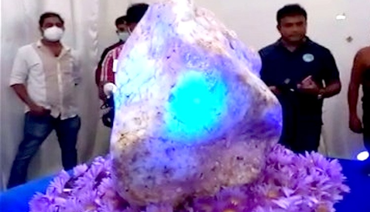World’s Largest Star Sapphire Cluster Unearthed In Sri Lanka Enters Guinness Book