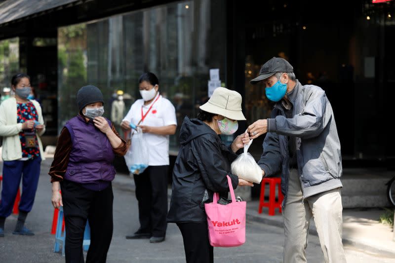 Vietnam Reports 16,135 New COVID-19 Cases