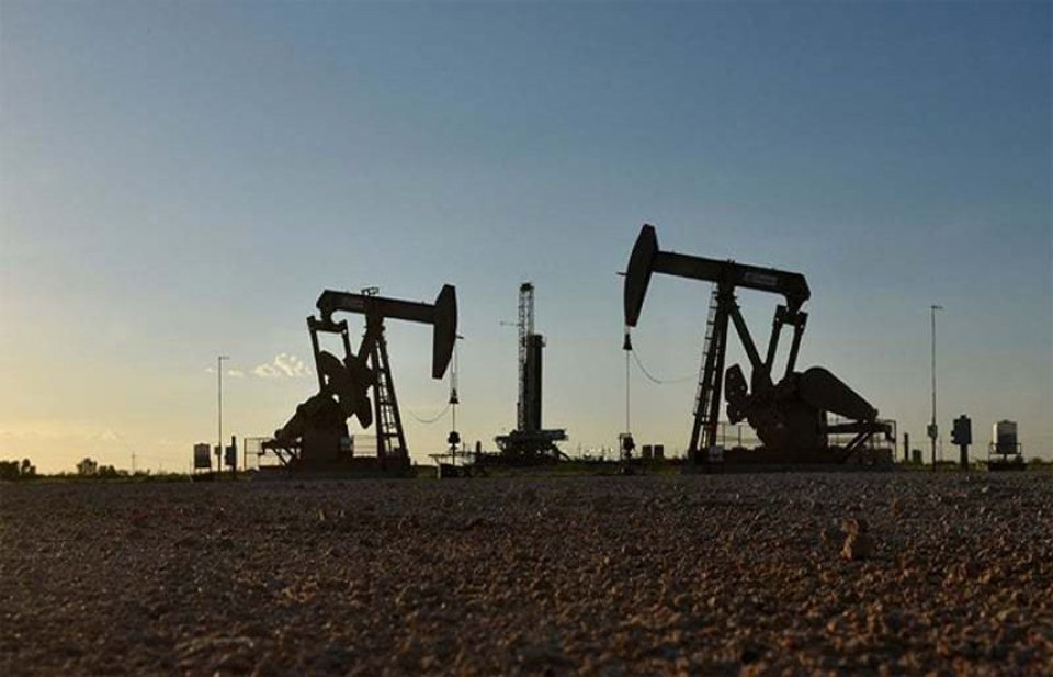 Russia-Ukraine conflict: Oil extends rally on Russia embargo talk, stocks rise