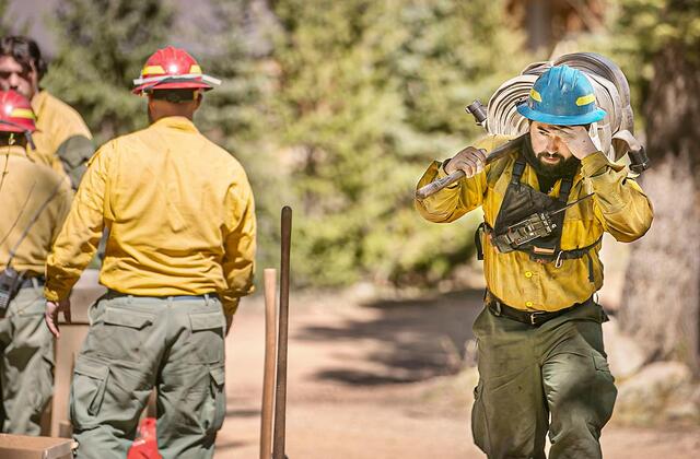 US wildfires: Crews slow New Mexico fires, brace for dangerous conditions