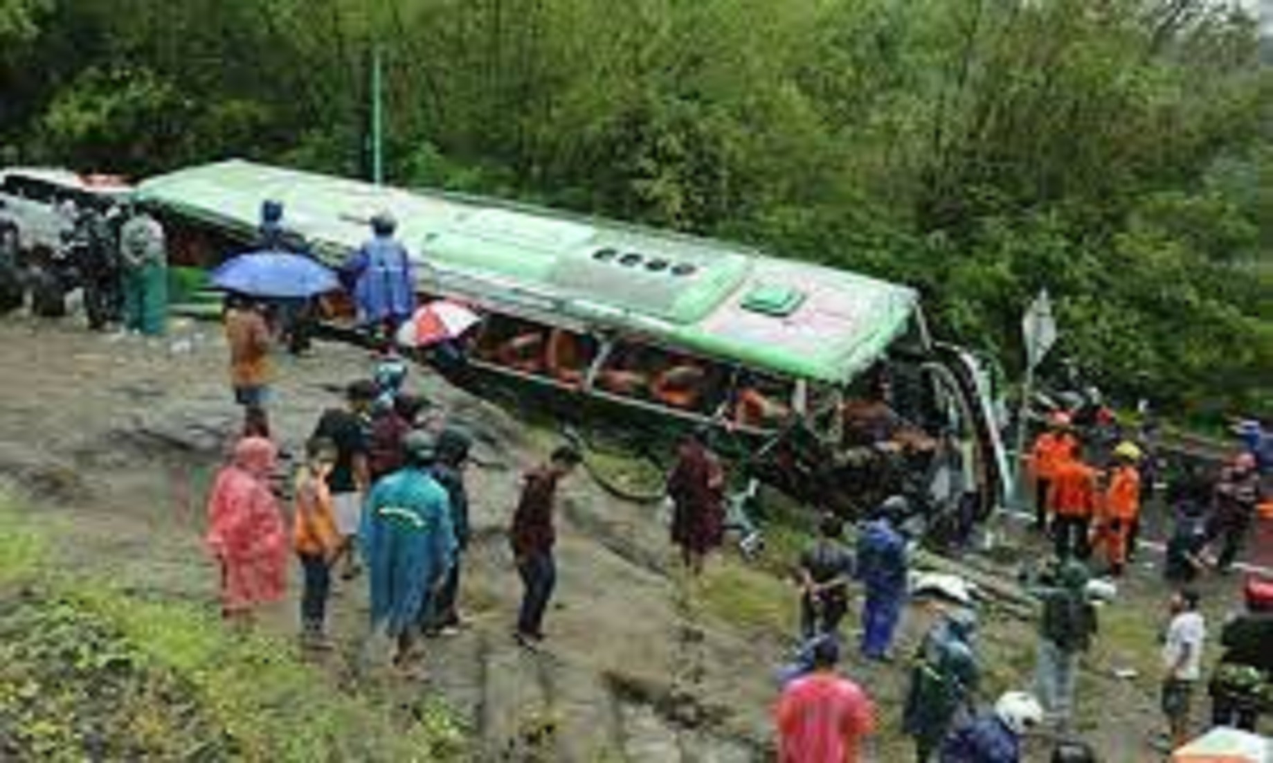 15 Killed, 16 Wounded In Bus Crash In Western Indonesia