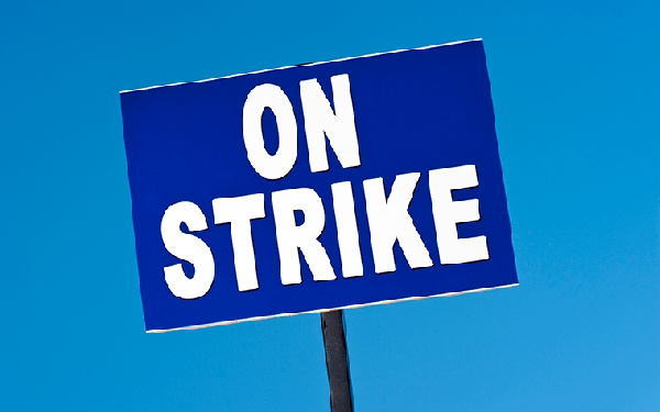 Zimbabwe’s health workers and teachers go on strike, reject 100% pay rise