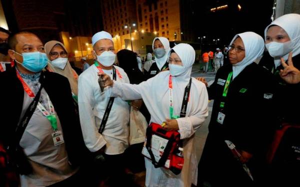 2,700 Malaysian haj pilgrims arrive in Saudi Arabia safely via 10 flights