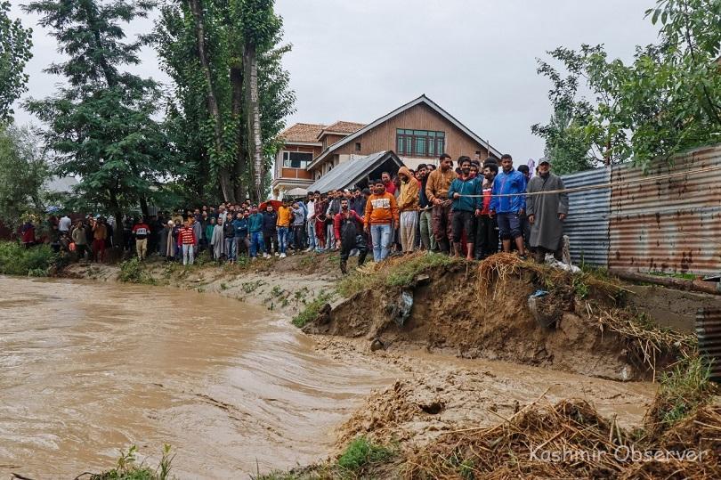 Incessant Rains Trigger Flood Fears In Indian-Controlled Kashmir