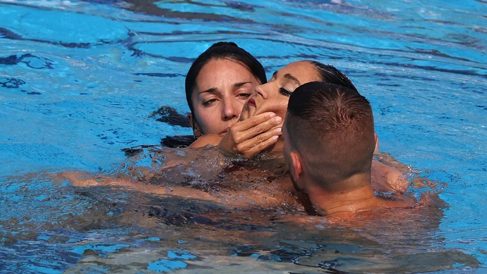 Hungary: US swimmer rescued from World Championship pool after fainting