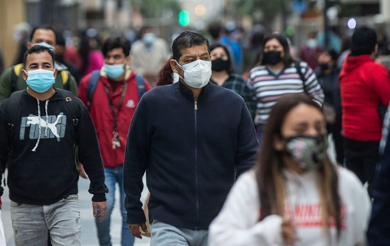 Covid-19: Peru returns to blanket mandatory wearing of facemasks