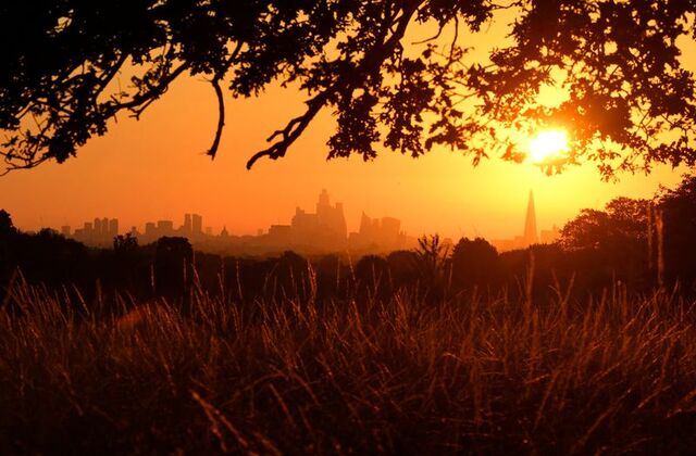 ‘Extreme’ weather warning in force in Britain as new heatwave hits