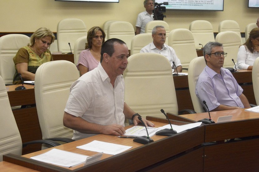 Cuban authorities called for stronger actions against dengue fever spread