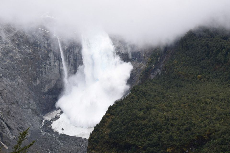 Mountain glacier in Chile’s Patagonia collapses amid high temperatures