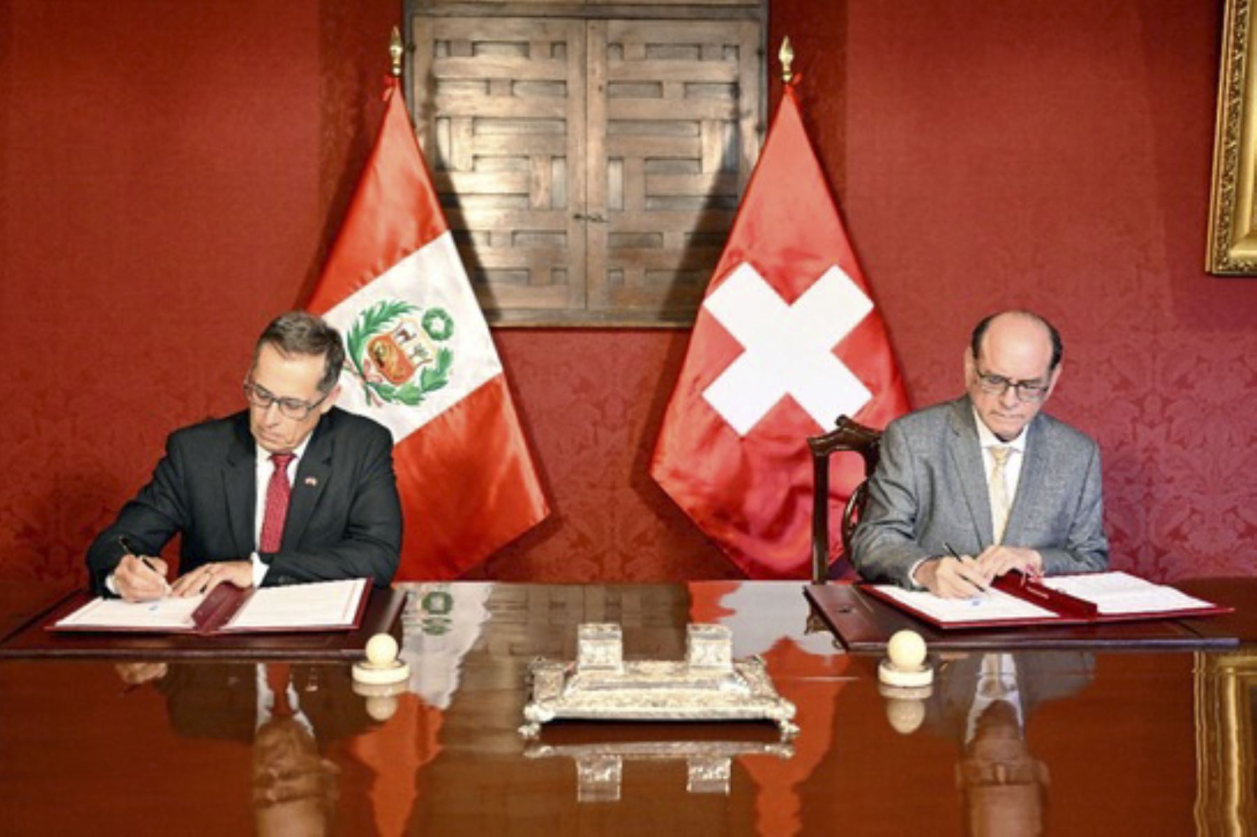 Peru, Switzerland sign agreement to support management of local governments