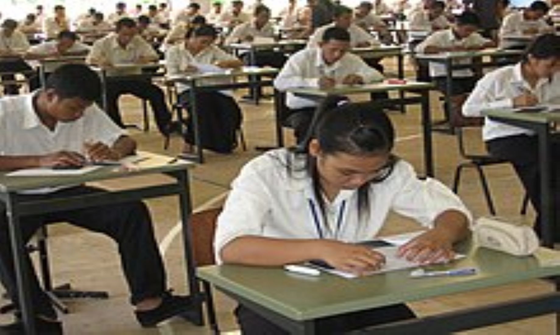 Annual High School Graduation Exam Kicked Off In Cambodia