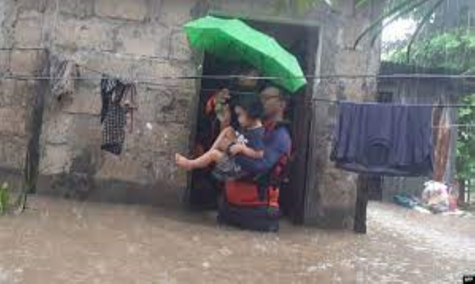 Floods In Philippines Killed 32