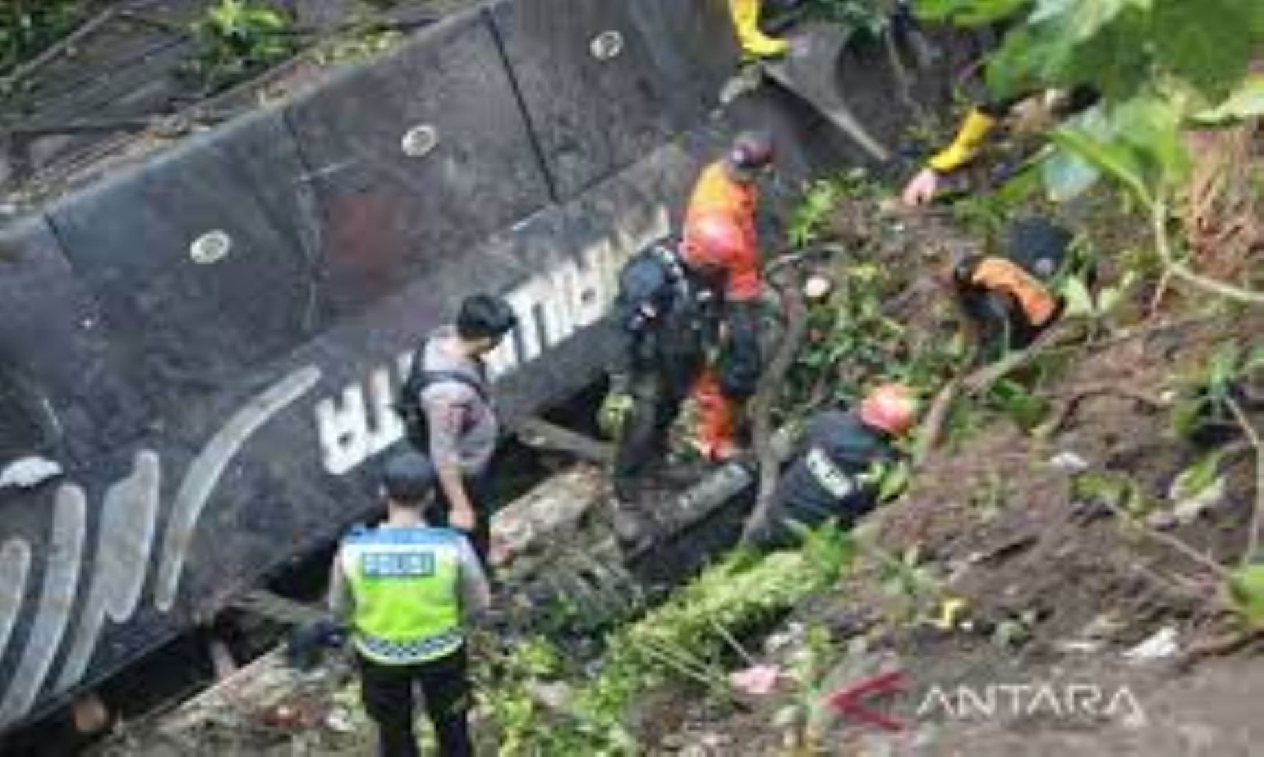 Seven Killed After Bus Plunged Into Ravine In East Java
