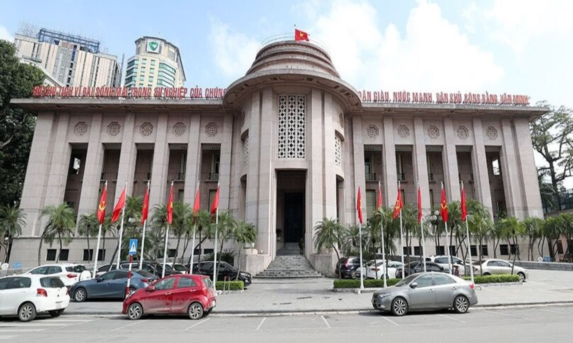 Vietnamese Central Bank Raised Credit Growth Cap For Local Banks