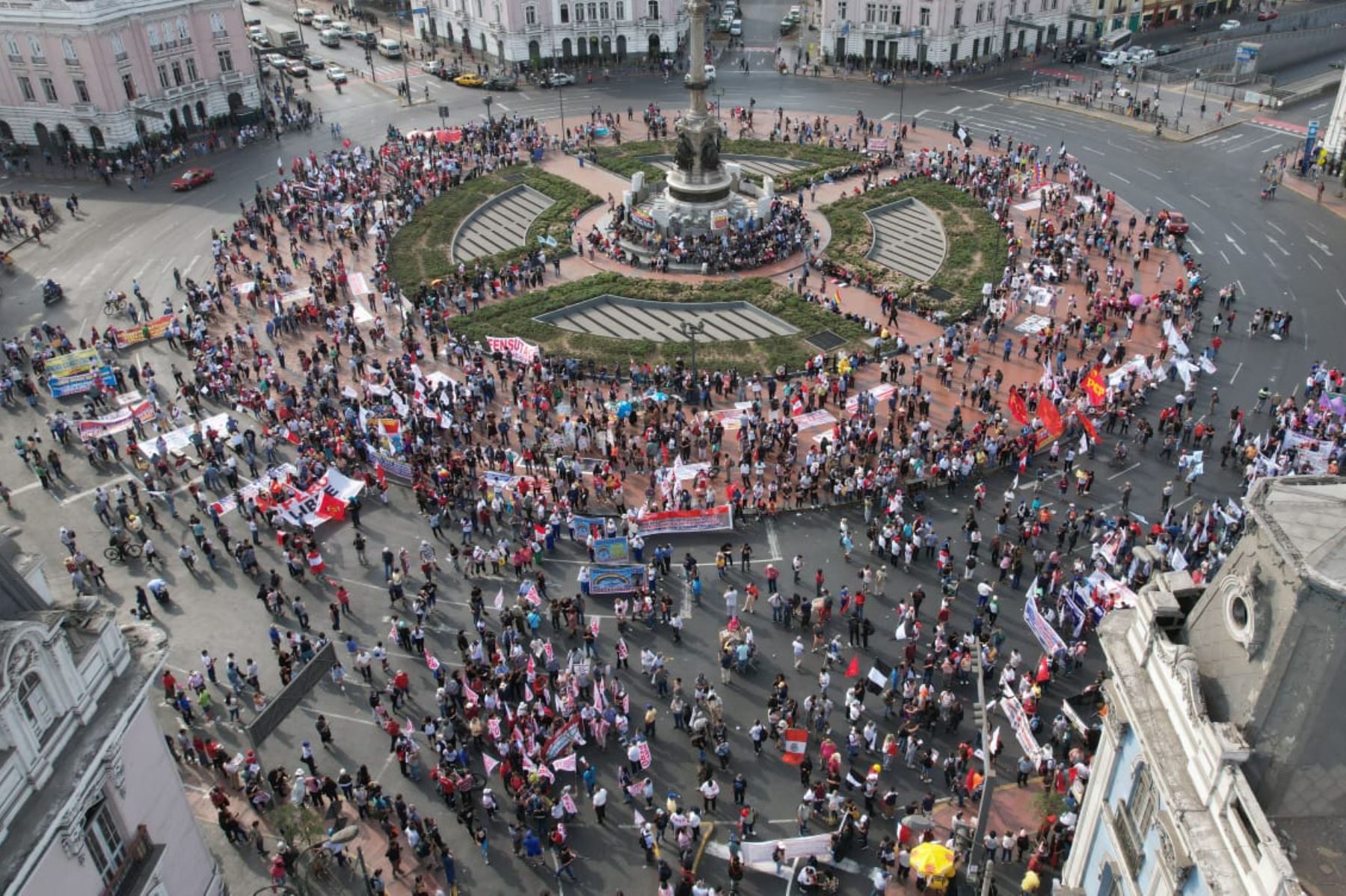 Peru unrest: Attorney General launches inquiry into Interior Minister as citizens march through Lima Downtown streets