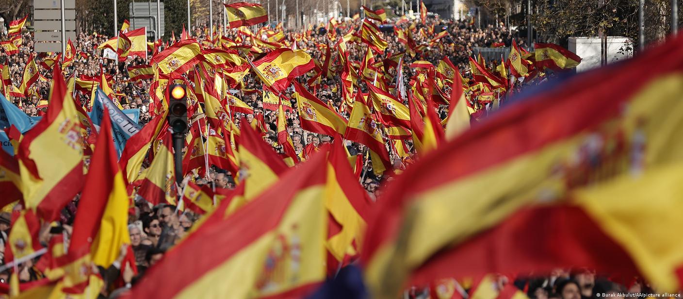 Thousands protest against Spanish govt in Madrid