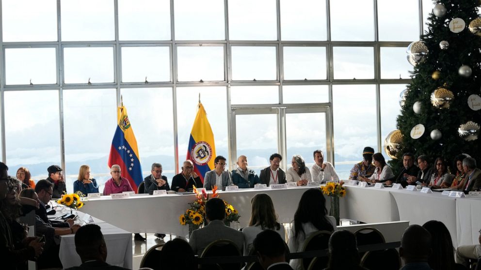 Colombian government, guerrilla group to resume peace talks next month
