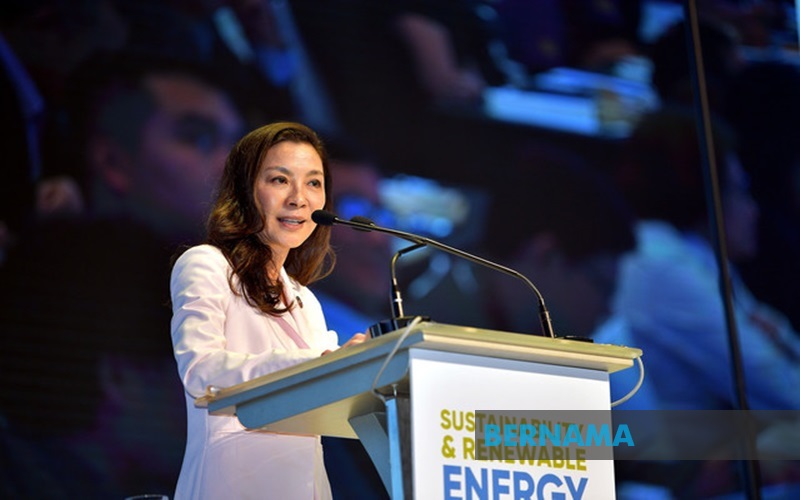 Malaysian PM congratulates Michelle Yeoh on winning Golden Globe award