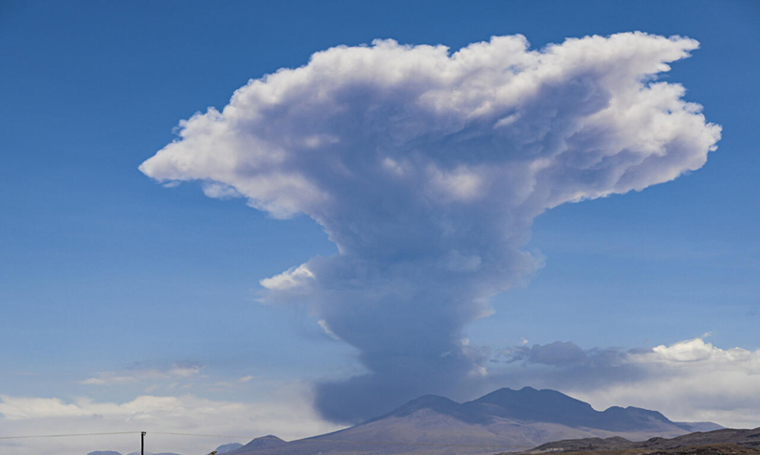 Authorities raise alert level around Lascar volcano in northern Chile