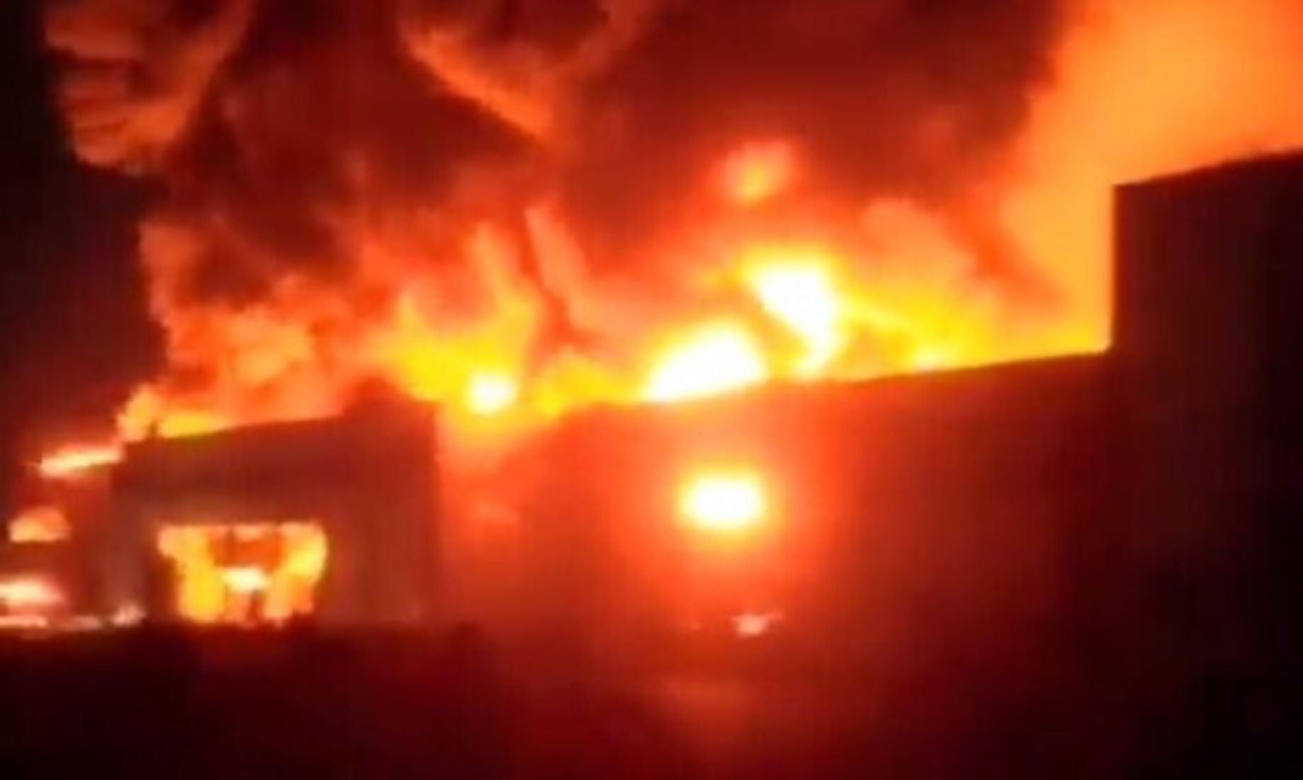 Four Killed In Massive Fire In N. Iran