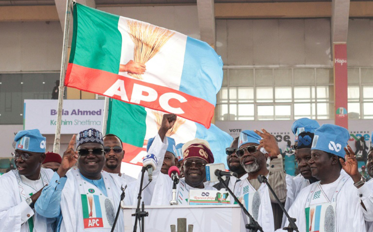 Nigerians vote for new president in closely fought election